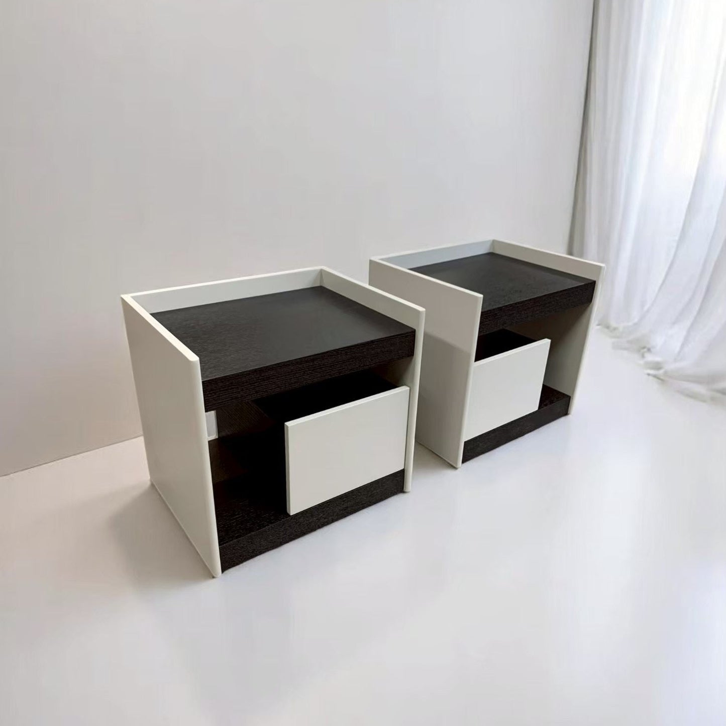 卡瑞爾床頭櫃